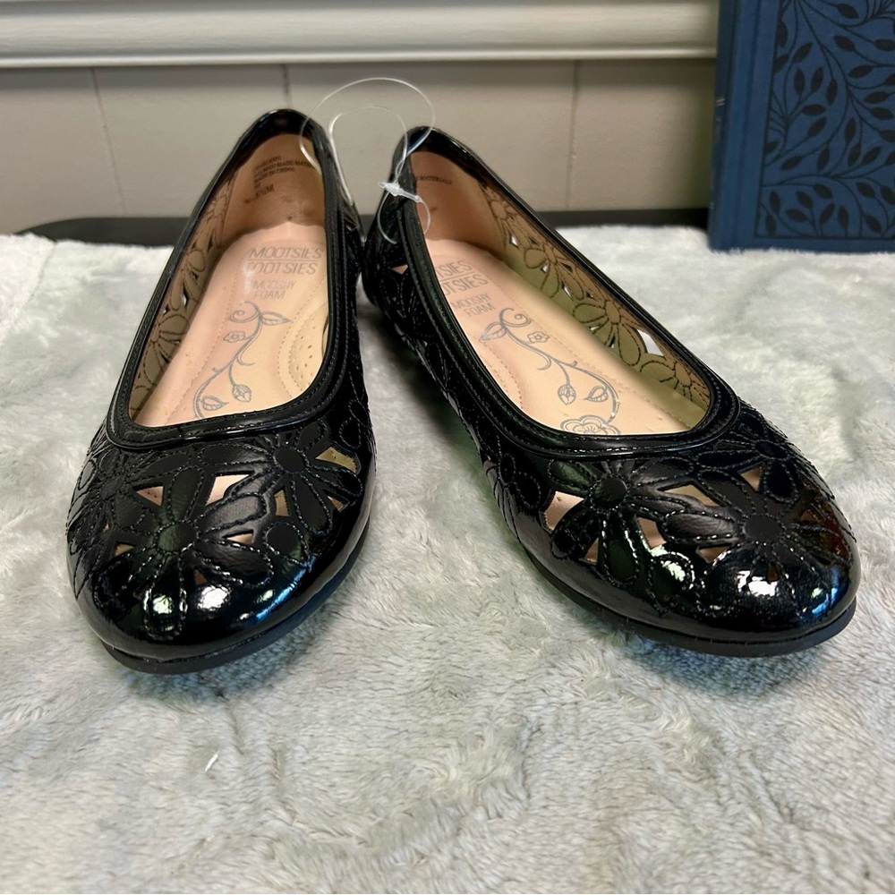Black Women's Shoes Mootsies Tootsies Sz 6.5 NWOT Ballet Flats Patent Finish